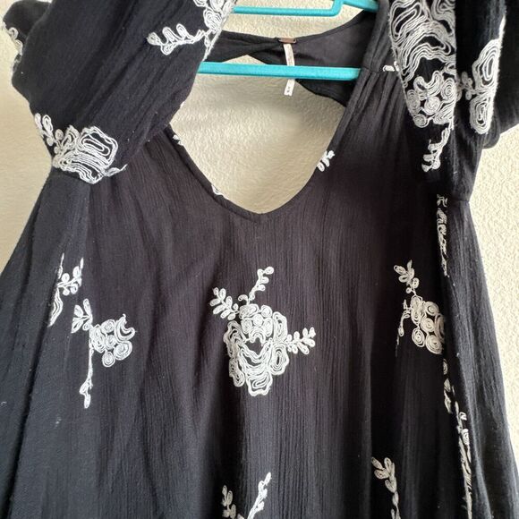 Free People Emma Austin Floral Embroidered Tunic Medium Dress Black Swing - Picture 8 of 11